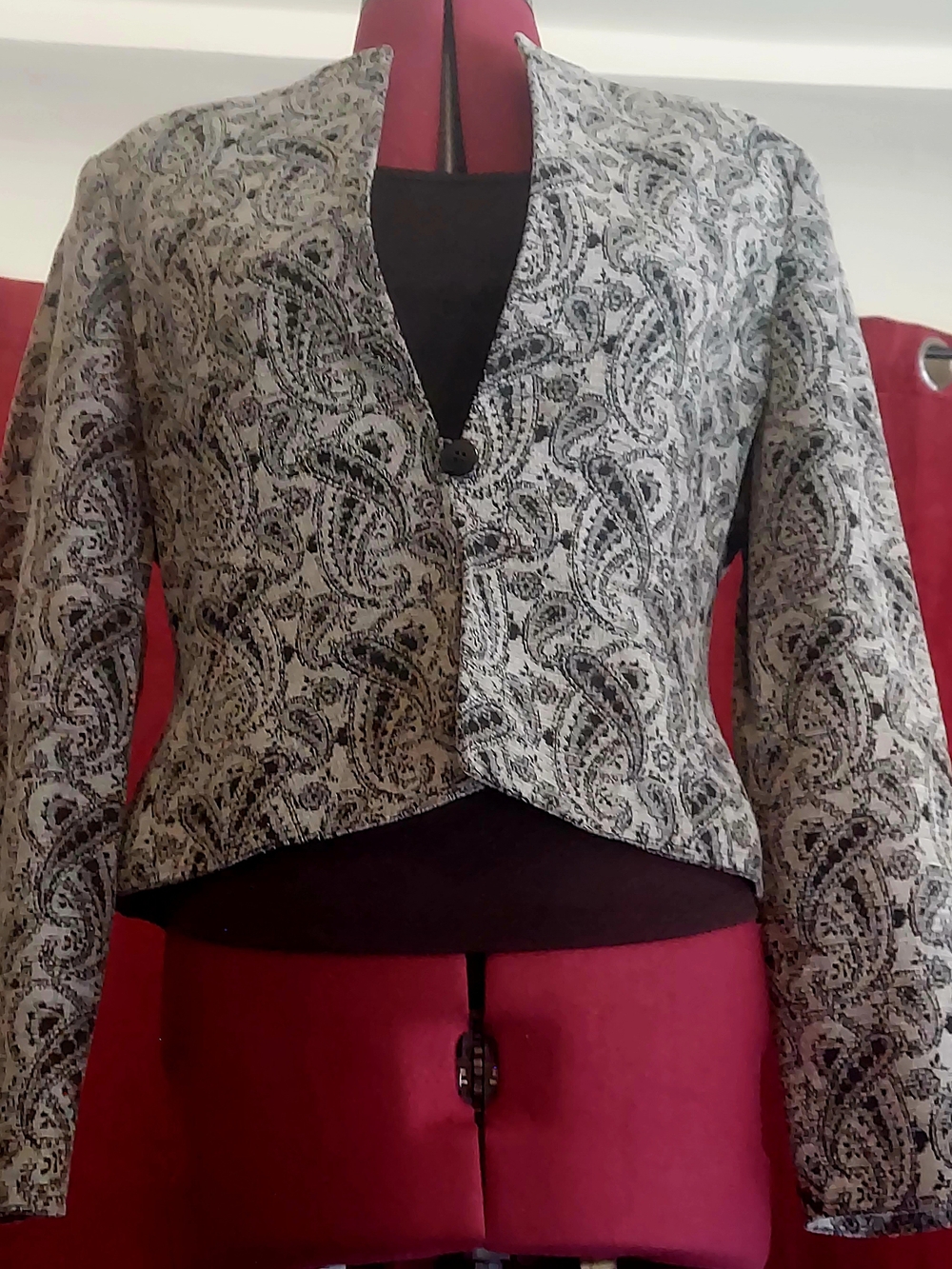 Avant Garde Grey/Black Paisley Design Blazer Jacket - Size 6